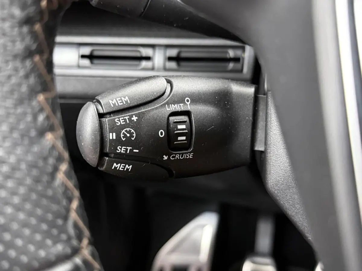 1.2T 130PK GT Line Trekhaak/Ecc/Camera/Led/CarPlay