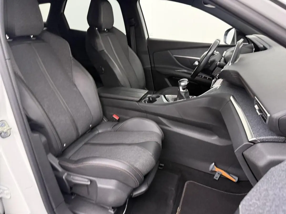 1.2T 130PK GT Line Trekhaak/Ecc/Camera/Led/CarPlay
