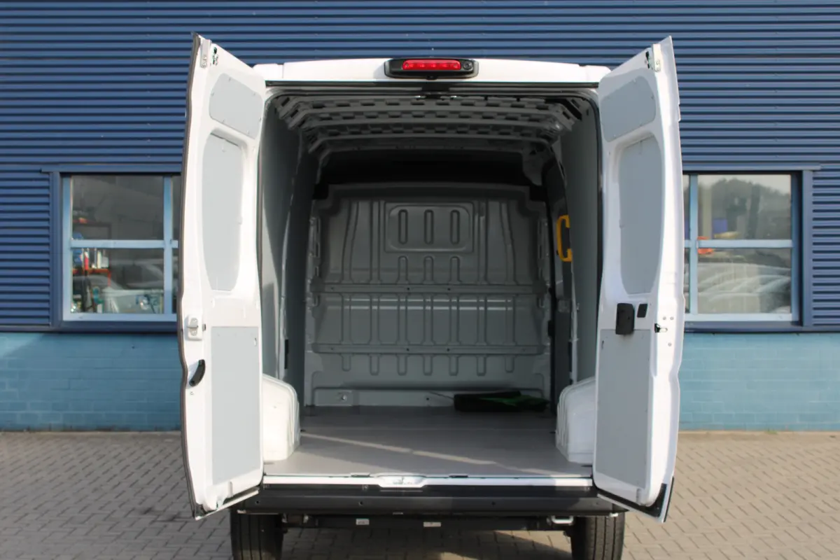 E-Ducato 4.25t L3 110 kWh | CAMERA | NAVI | DIGITALE BINNENSPIEGEL | KEYLESS | DRAADLOOS CARPLAY |