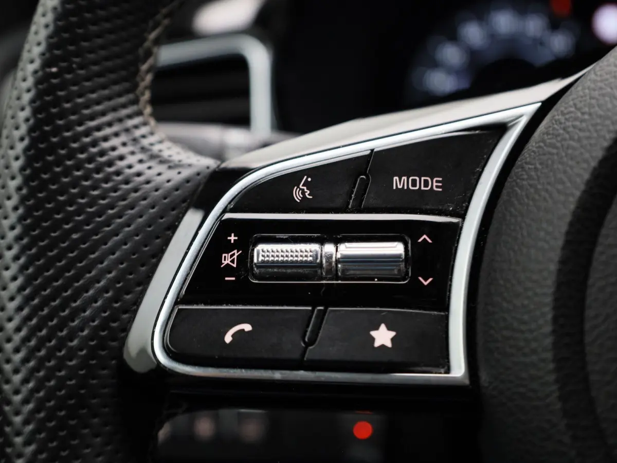 1.0 T-GDi GT-Line | Navigatie | Half leder | Apple Carplay / Android Auto | Climate Control | Camera | Elec. Achterklep | Stoel- Stuurverwarming | DAB | Cruise Control | LMV |