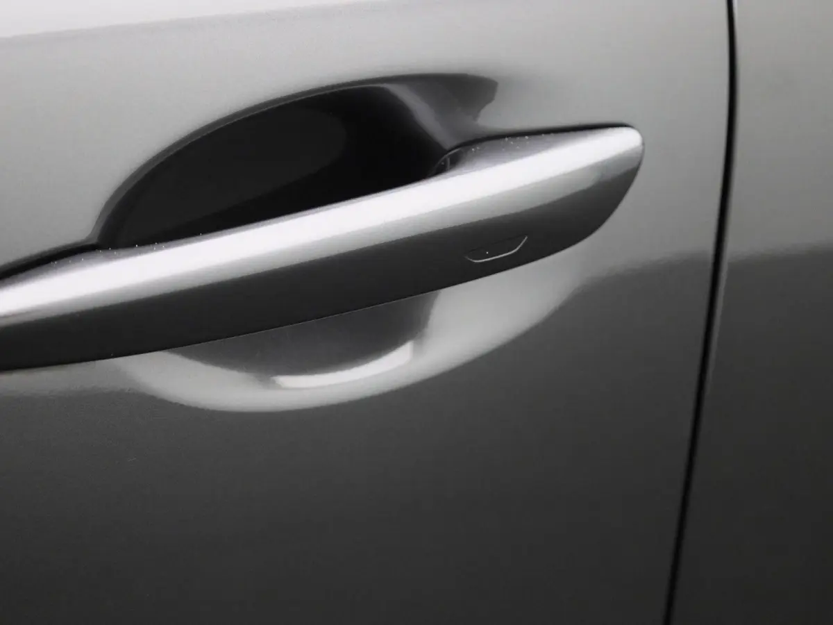 2.0 e-SkyActiv-X M Hybrid Luxury | Automaat | schuif-/kanteldak | Bose-audiosysteem | Leder | Trekhaak | Memory seats | DAB | Head up display | camera | Stoel- Stuurverwarming | Elektrische 