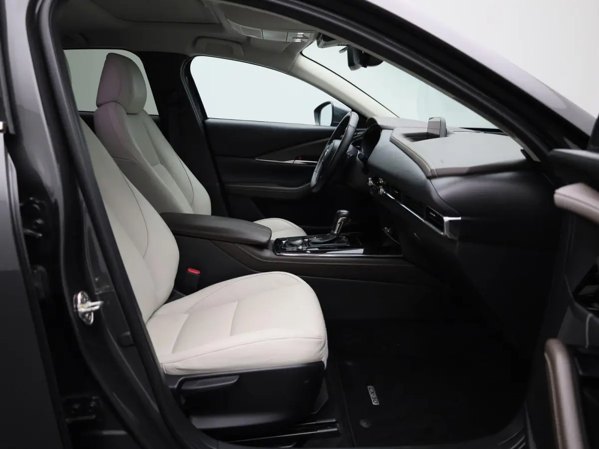 2.0 e-SkyActiv-X M Hybrid Luxury | Automaat | schuif-/kanteldak | Bose-audiosysteem | Leder | Trekhaak | Memory seats | DAB | Head up display | camera | Stoel- Stuurverwarming | Elektrische 