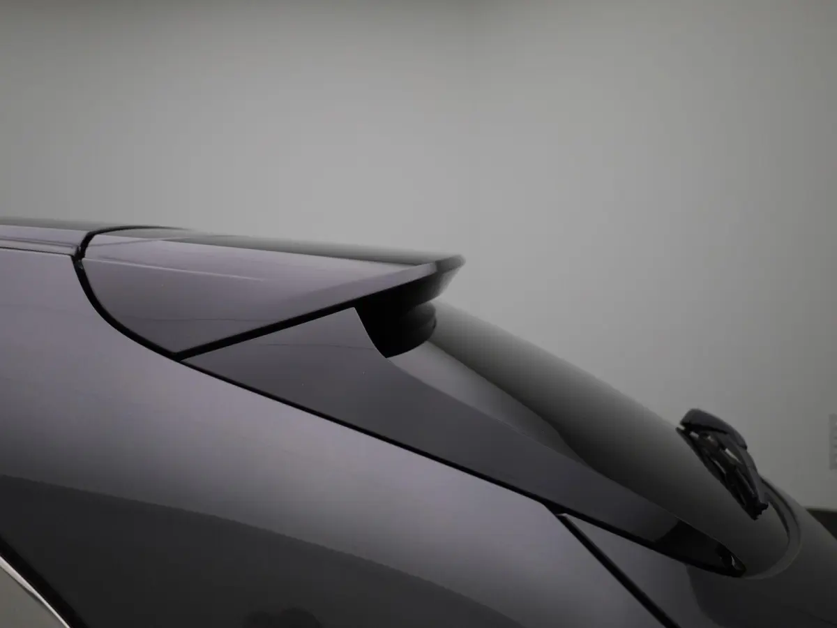 2.0 e-SkyActiv-X M Hybrid Luxury | Automaat | schuif-/kanteldak | Bose-audiosysteem | Leder | Trekhaak | Memory seats | DAB | Head up display | camera | Stoel- Stuurverwarming | Elektrische 