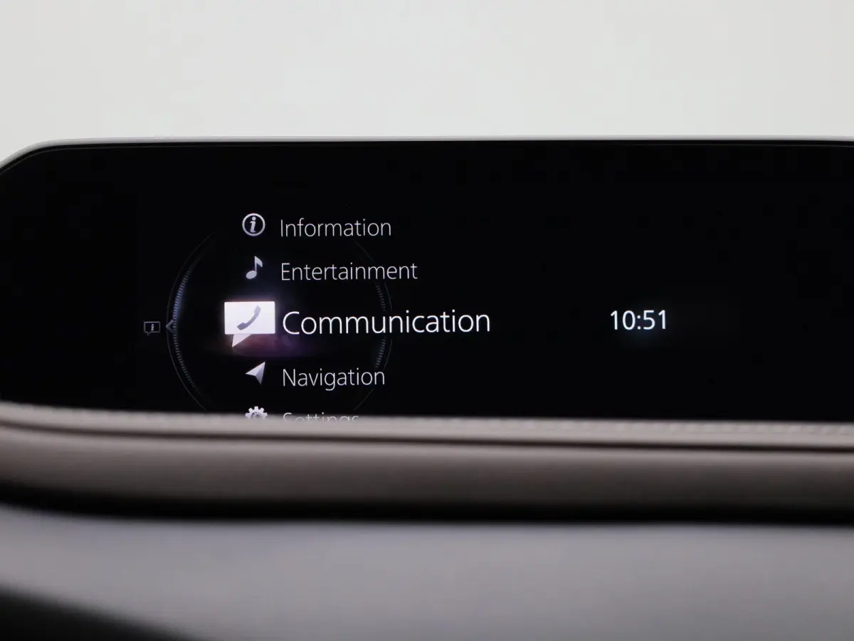 2.0 e-SkyActiv-X M Hybrid Luxury | Automaat | schuif-/kanteldak | Bose-audiosysteem | Leder | Trekhaak | Memory seats | DAB | Head up display | camera | Stoel- Stuurverwarming | Elektrische 