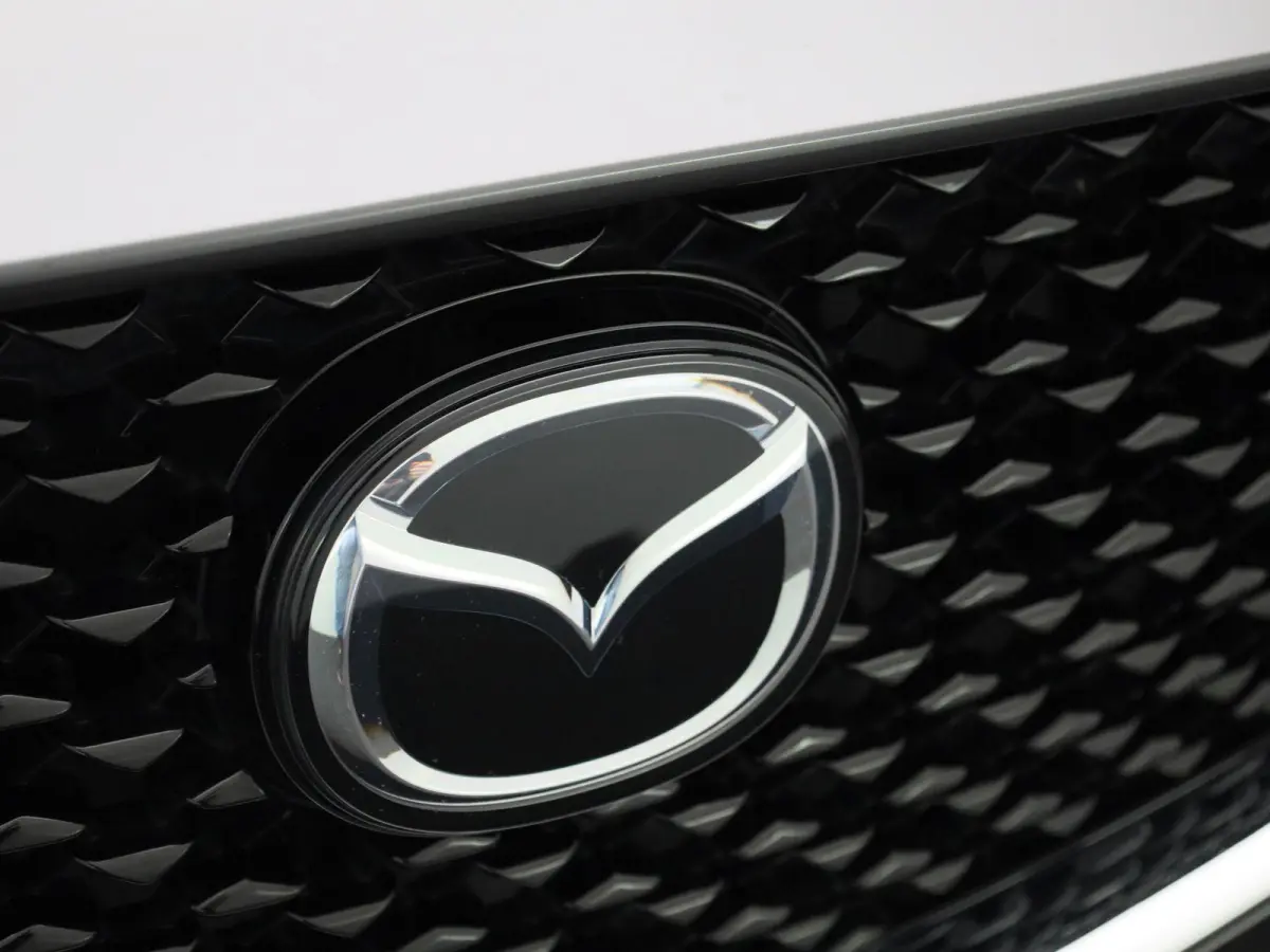 2.0 e-SkyActiv-X M Hybrid Luxury | Automaat | schuif-/kanteldak | Bose-audiosysteem | Leder | Trekhaak | Memory seats | DAB | Head up display | camera | Stoel- Stuurverwarming | Elektrische 
