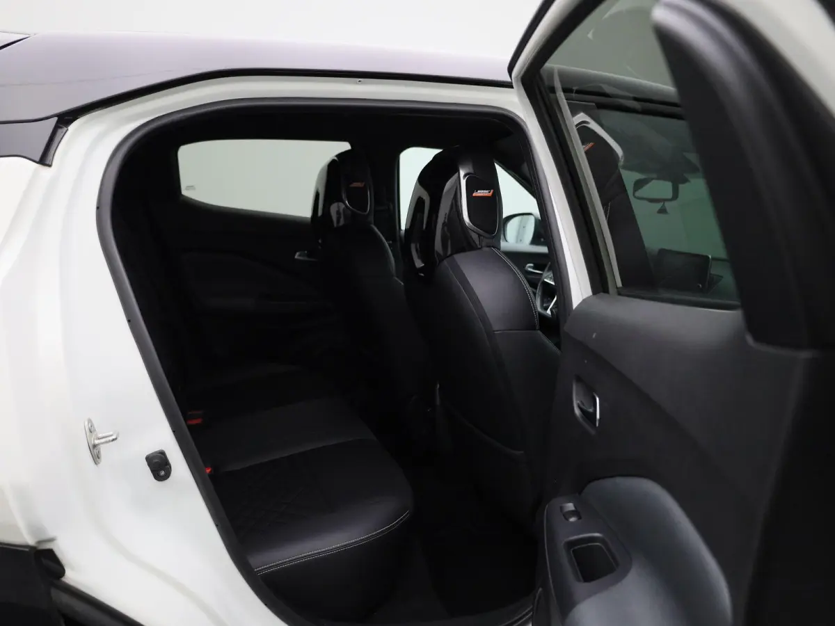 1.0 DIG-T Tekna | Automaat | Keyless | Sport stoelen | DAB | Half Leder | BOSE | Navigatie | Climate control | LMV | Bluetooth | Stoel verwarming | Camera 360 |