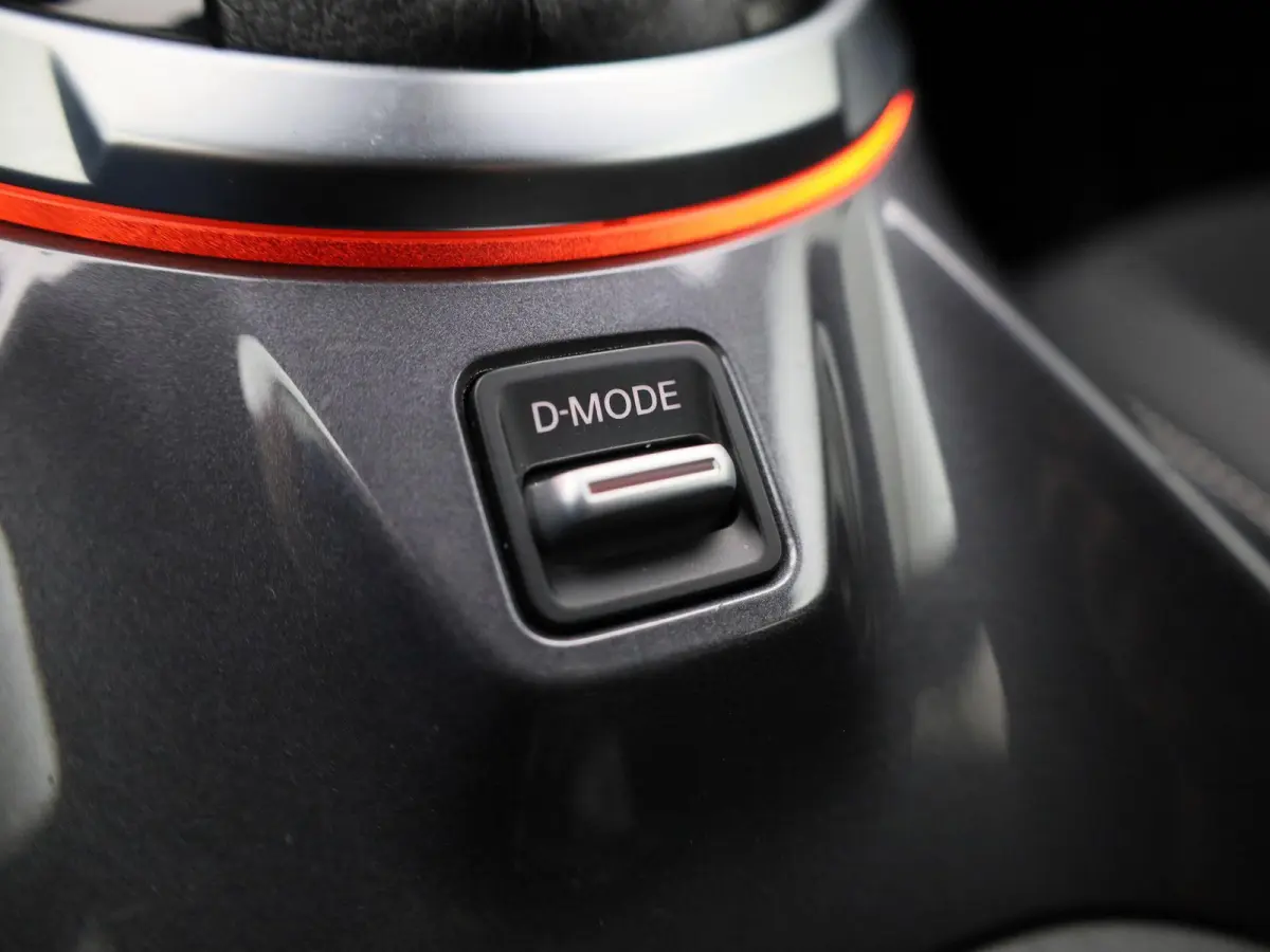 1.0 DIG-T Tekna | Automaat | Keyless | Sport stoelen | DAB | Half Leder | BOSE | Navigatie | Climate control | LMV | Bluetooth | Stoel verwarming | Camera 360 |