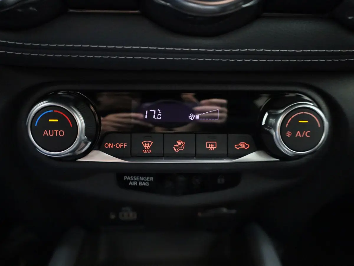 1.0 DIG-T Tekna | Automaat | Keyless | Sport stoelen | DAB | Half Leder | BOSE | Navigatie | Climate control | LMV | Bluetooth | Stoel verwarming | Camera 360 |