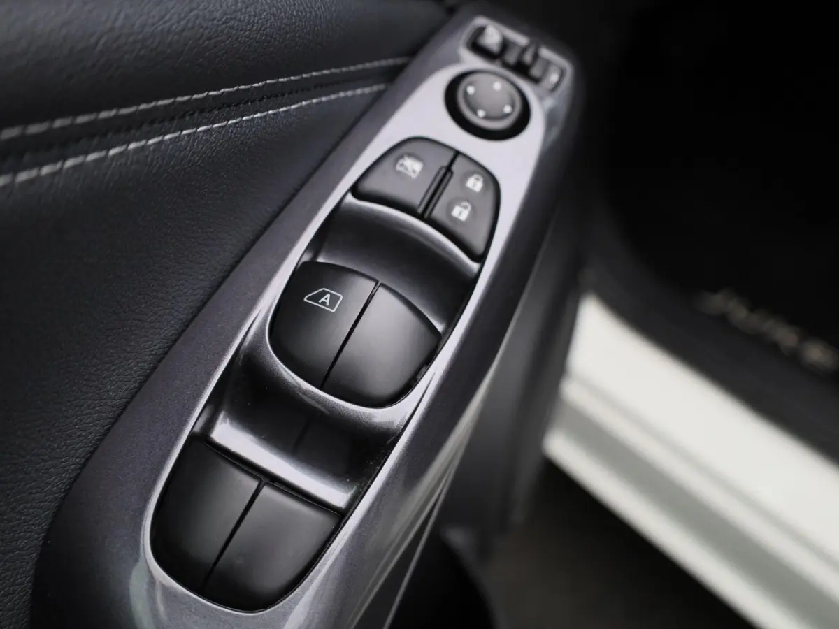 1.0 DIG-T Tekna | Automaat | Keyless | Sport stoelen | DAB | Half Leder | BOSE | Navigatie | Climate control | LMV | Bluetooth | Stoel verwarming | Camera 360 |