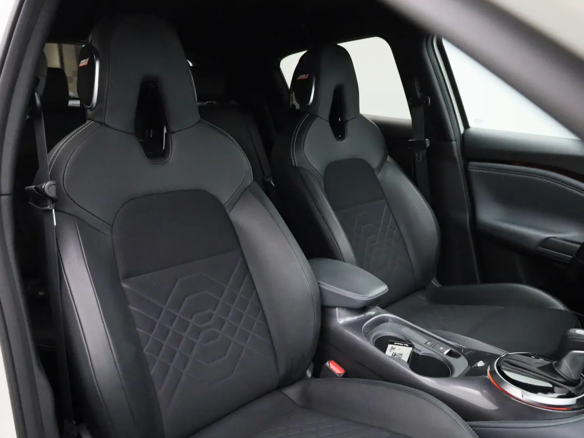 1.0 DIG-T Tekna | Automaat | Keyless | Sport stoelen | DAB | Half Leder | BOSE | Navigatie | Climate control | LMV | Bluetooth | Stoel verwarming | Camera 360 |