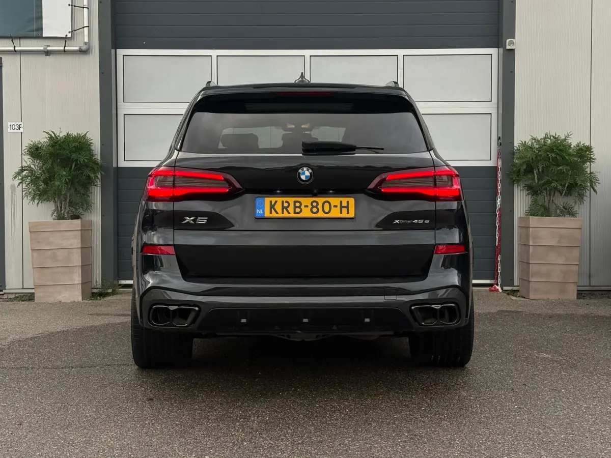xDrive45e / M-Sport BLACK / 360 / PANO / HuD / DEALEROND /