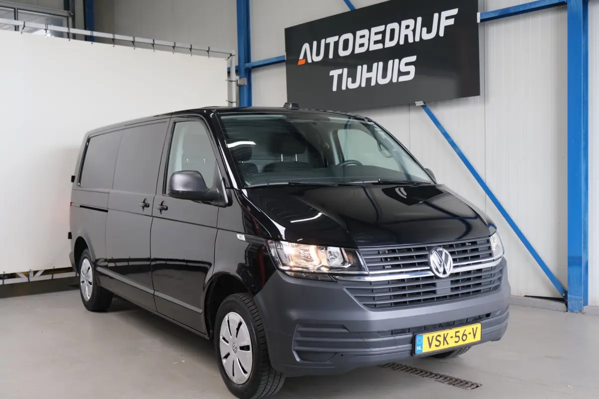 2.0 TDI 150PK L2H1 28 Comfortline Automaat - Airco, Cruise, Navi, PDC, Camera, Carplay, Trekhaak.