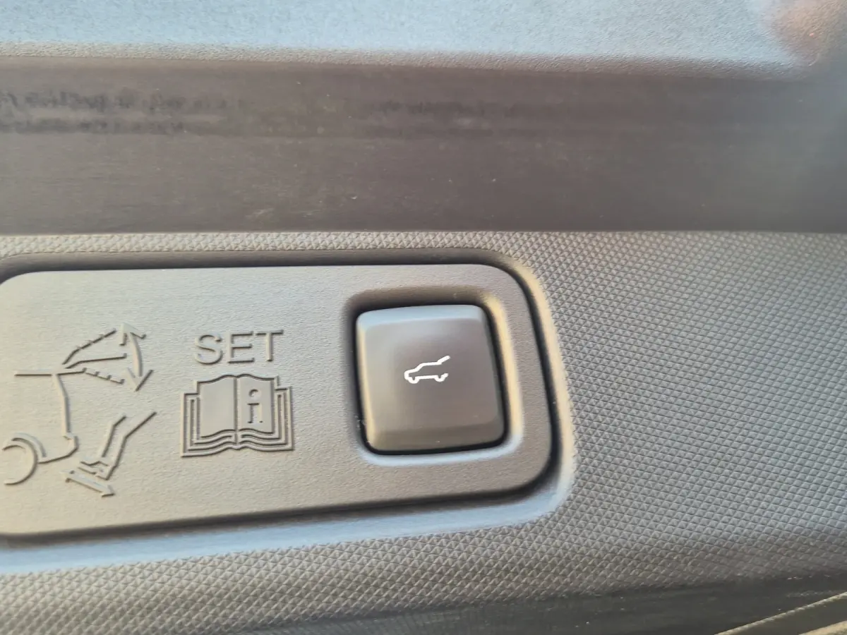 AWD 75 kWh 258pk | Pano | Technology Pack+ | SOH 95% |