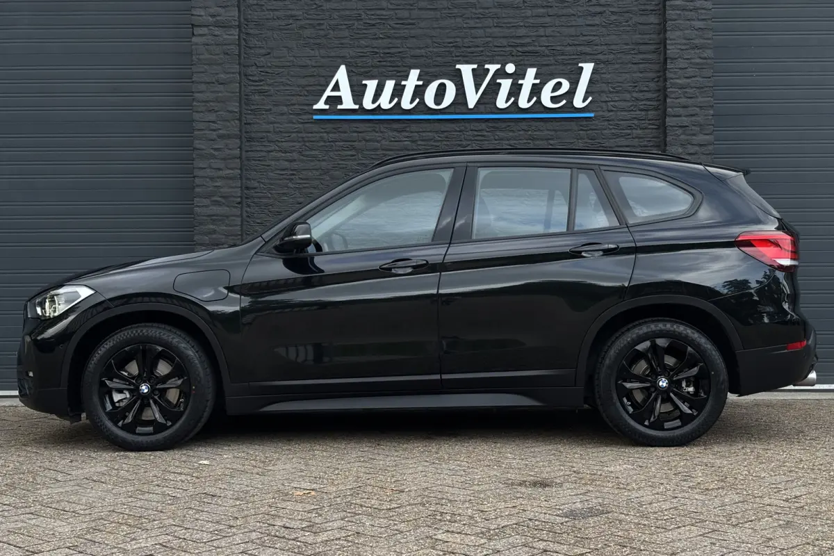 xDrive25e | Trekhaak | LED | PDC V & A | Elektrische Klep | DAB | 35x op voorraad!