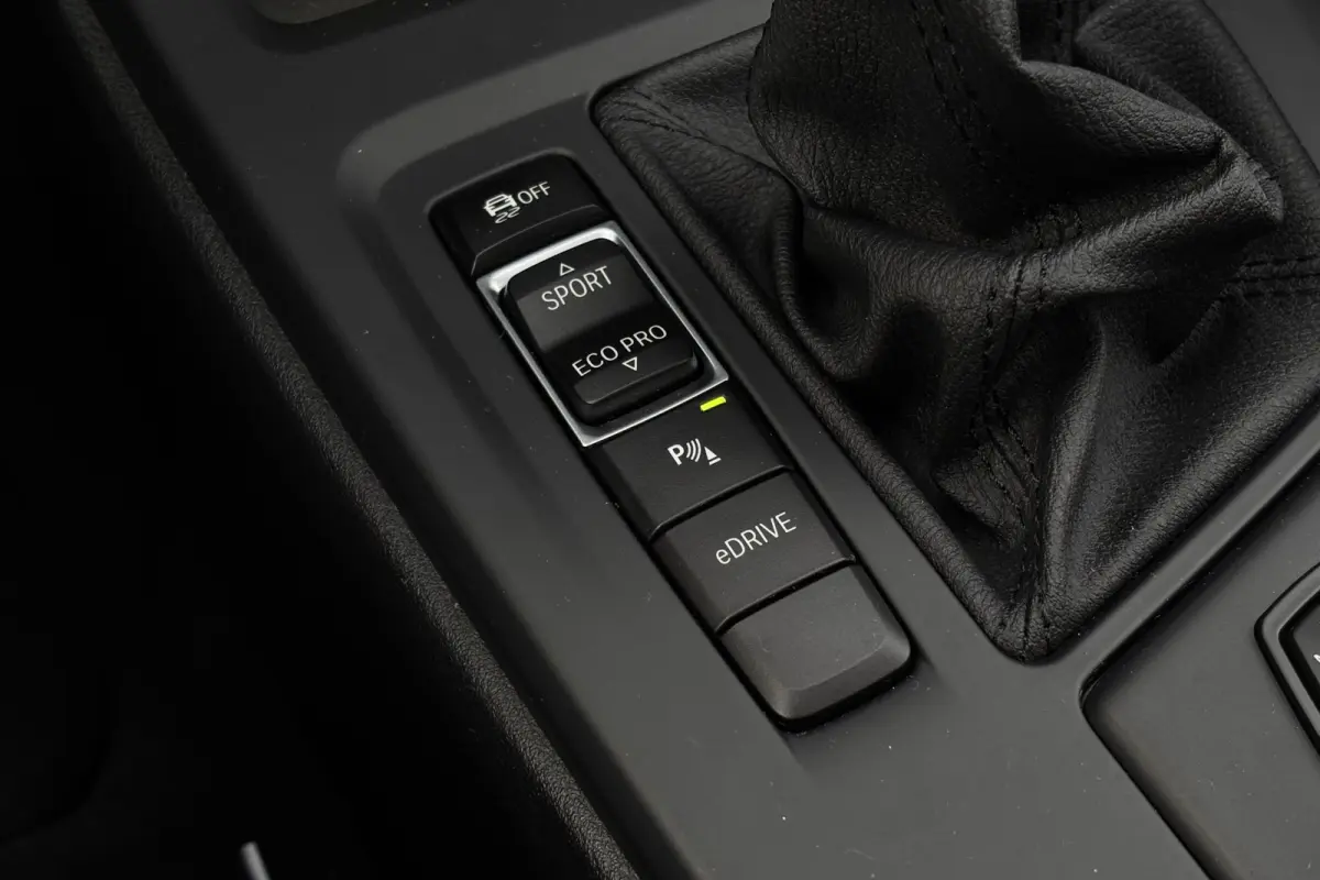 xDrive25e | Trekhaak | LED | PDC V & A | Elektrische Klep | DAB | 35x op voorraad!