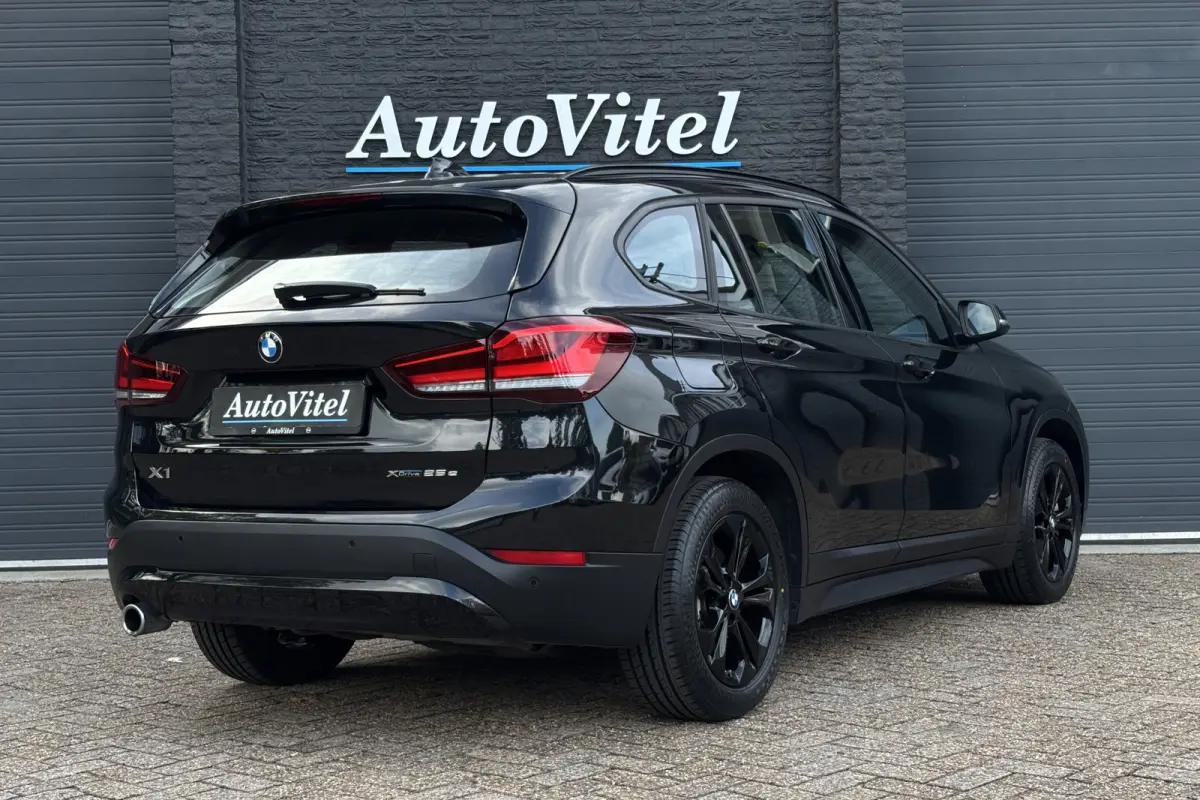 xDrive25e | Trekhaak | LED | PDC V & A | Elektrische Klep | DAB | 35x op voorraad!