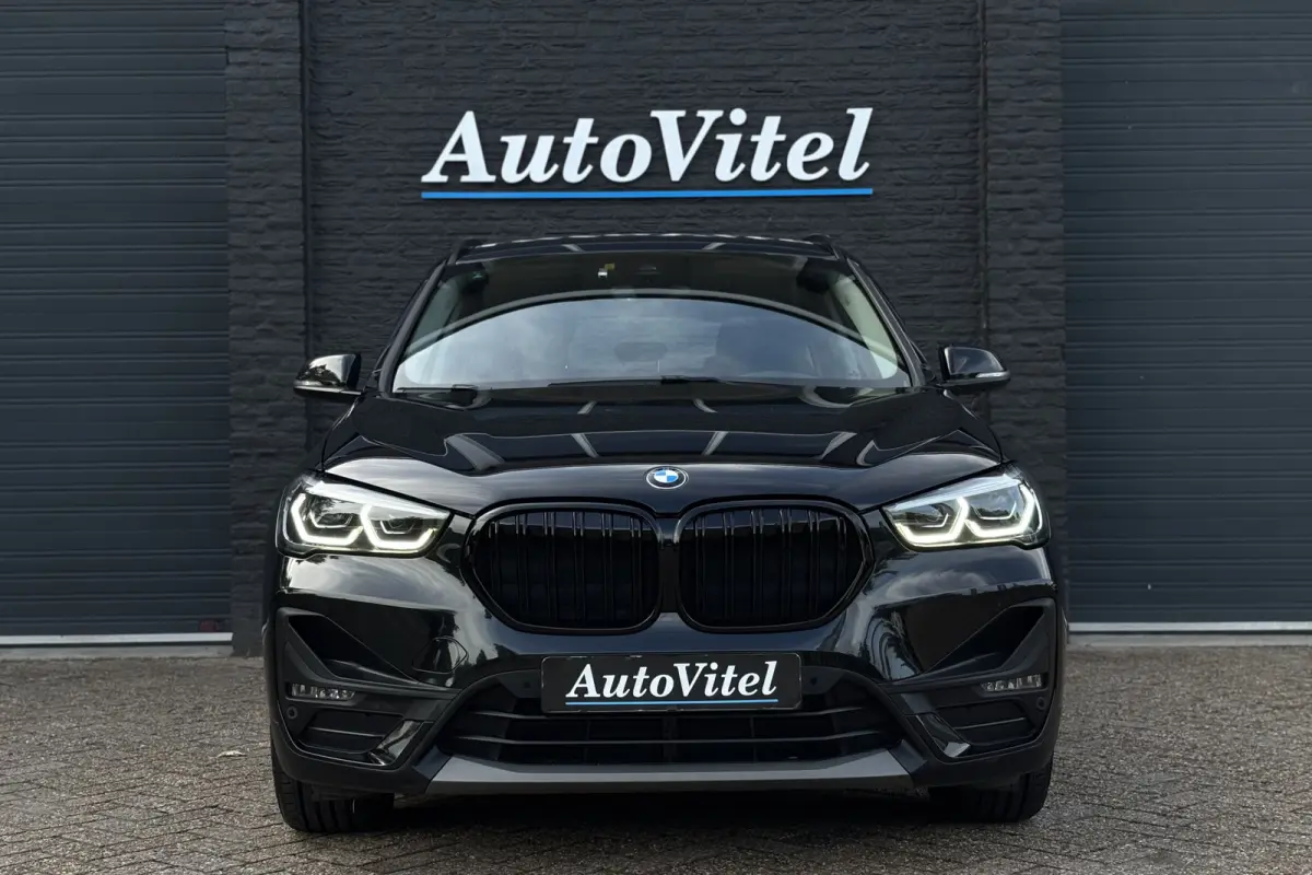 xDrive25e | Trekhaak | LED | PDC V & A | Elektrische Klep | DAB | 35x op voorraad!