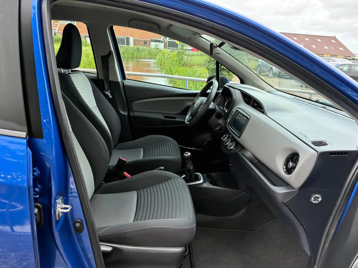 1.0 VVT-i Connect |'' 116.000 KM '' + Achteruitrijcamera Nu € 11.975,-!!!