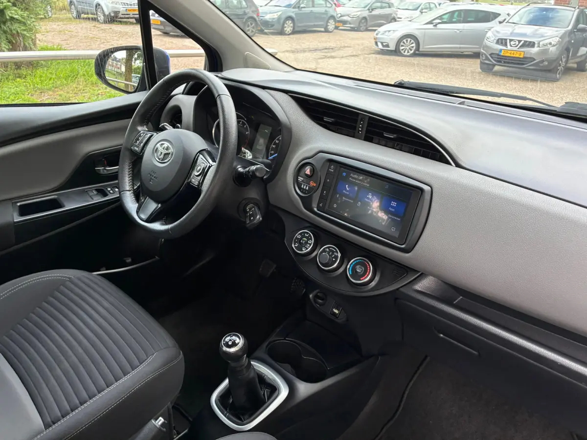 1.0 VVT-i Connect |'' 116.000 KM '' + Achteruitrijcamera Nu € 11.975,-!!!