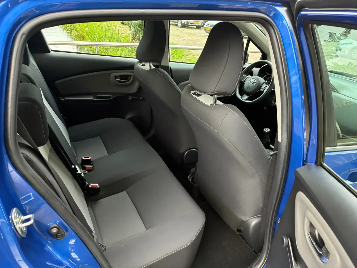 1.0 VVT-i Connect |'' 116.000 KM '' + Achteruitrijcamera Nu € 11.975,-!!!