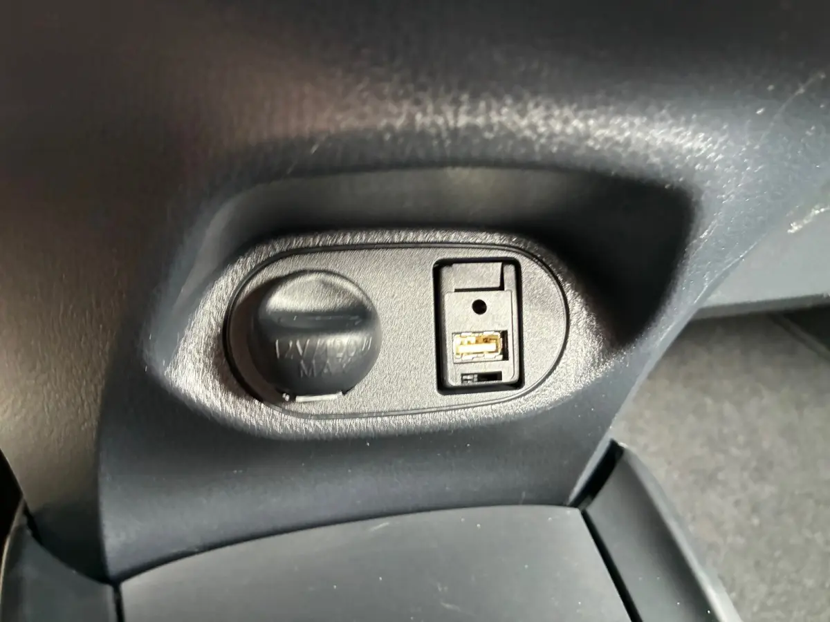 1.0 VVT-i Connect |'' 116.000 KM '' + Achteruitrijcamera Nu € 11.975,-!!!