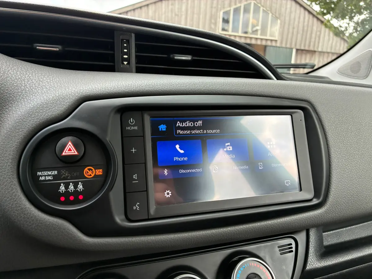1.0 VVT-i Connect |'' 116.000 KM '' + Achteruitrijcamera Nu € 11.975,-!!!