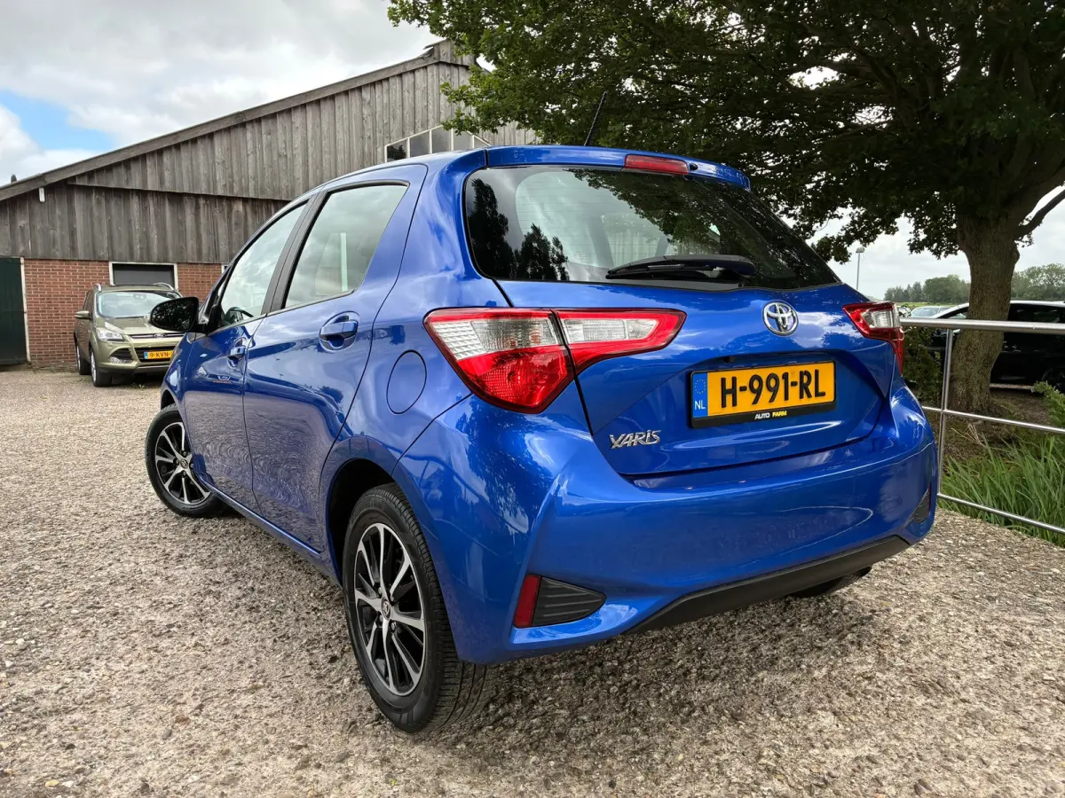 1.0 VVT-i Connect |'' 116.000 KM '' + Achteruitrijcamera Nu € 11.975,-!!!