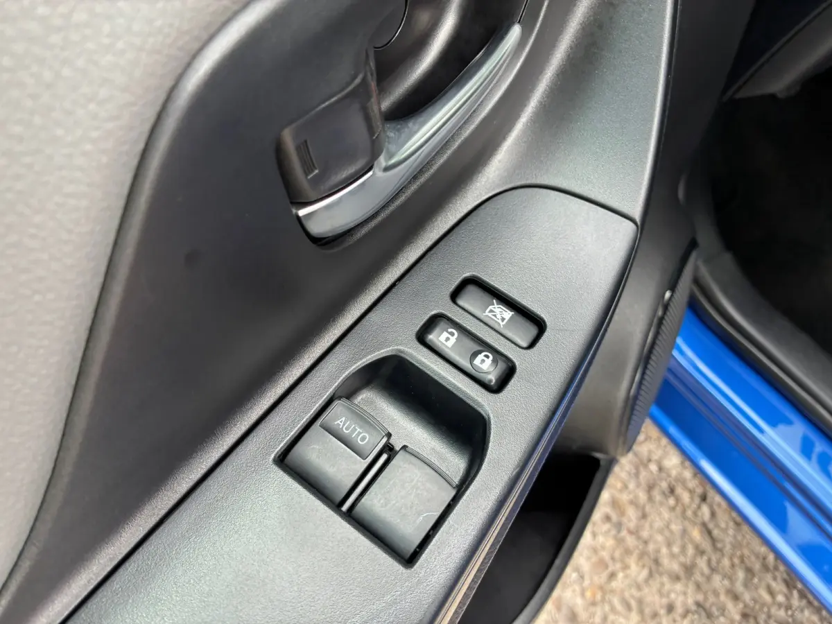 1.0 VVT-i Connect |'' 116.000 KM '' + Achteruitrijcamera Nu € 11.975,-!!!
