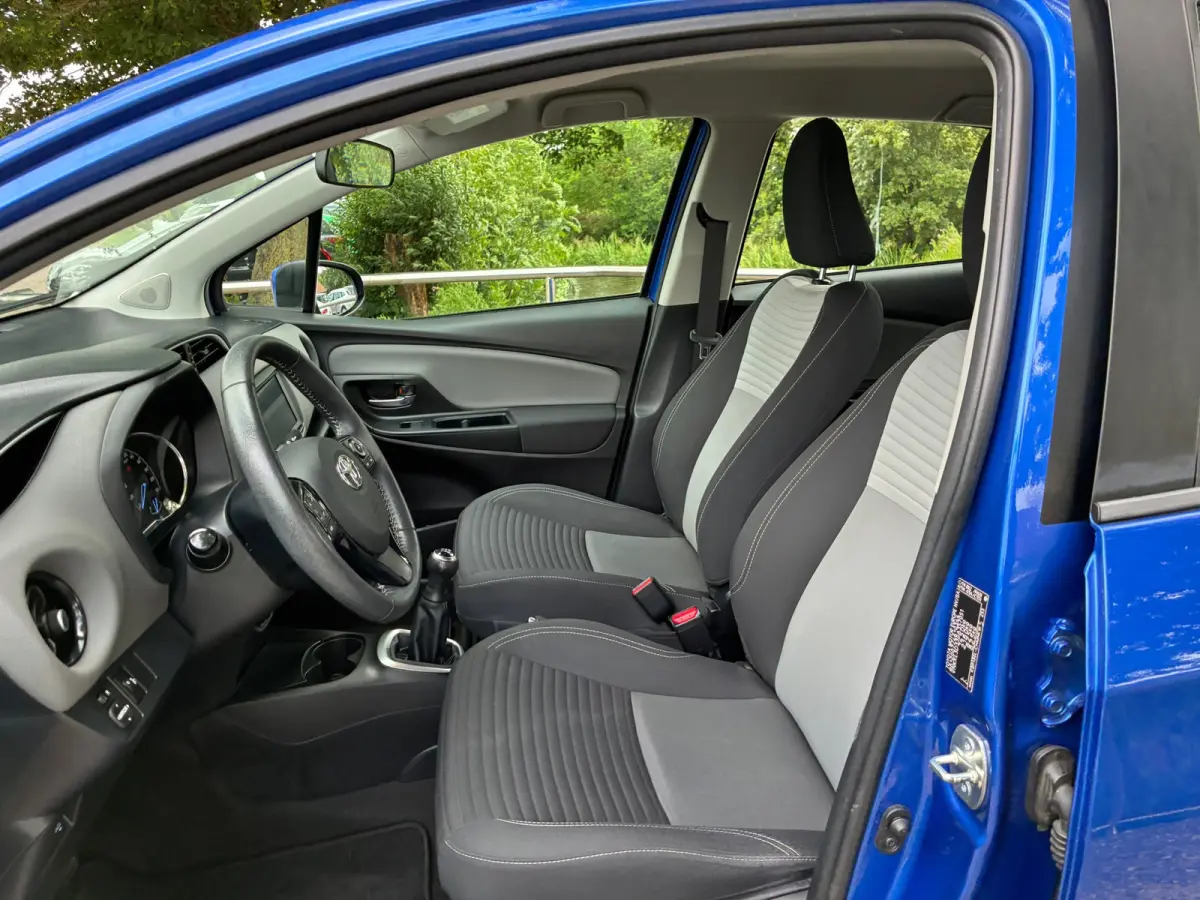 1.0 VVT-i Connect |'' 116.000 KM '' + Achteruitrijcamera Nu € 11.975,-!!!