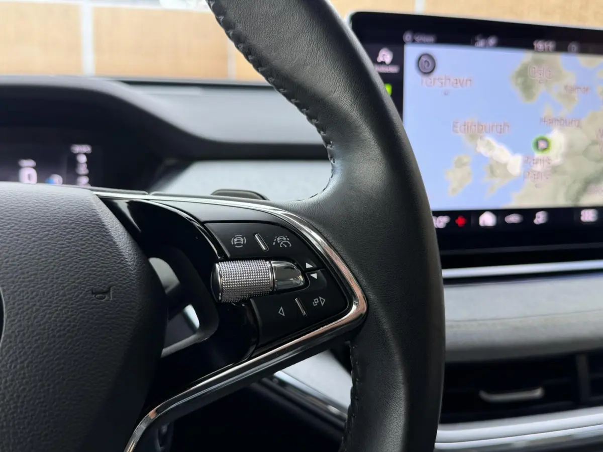 80 Leer/alcantara SoH 96,23% | Warmtepomp | LED koplampen | Sfeerverlichting | Parkeersensoren voor en achter | Navigatiesysteem | Apple CarPlay/Android Auto Full-Link | Cruise & Climate con