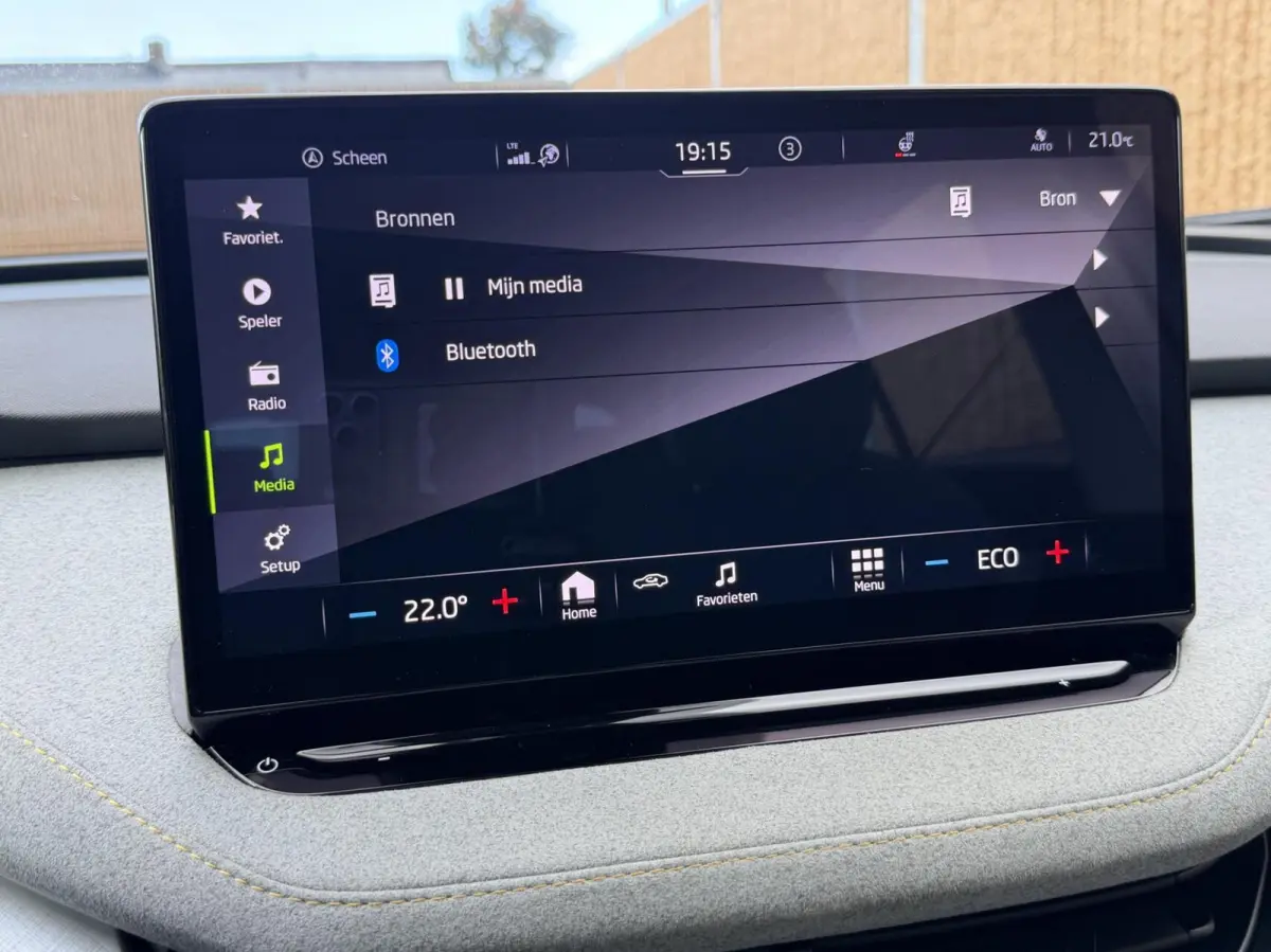 80 Leer/alcantara SoH 96,23% | Warmtepomp | LED koplampen | Sfeerverlichting | Parkeersensoren voor en achter | Navigatiesysteem | Apple CarPlay/Android Auto Full-Link | Cruise & Climate con
