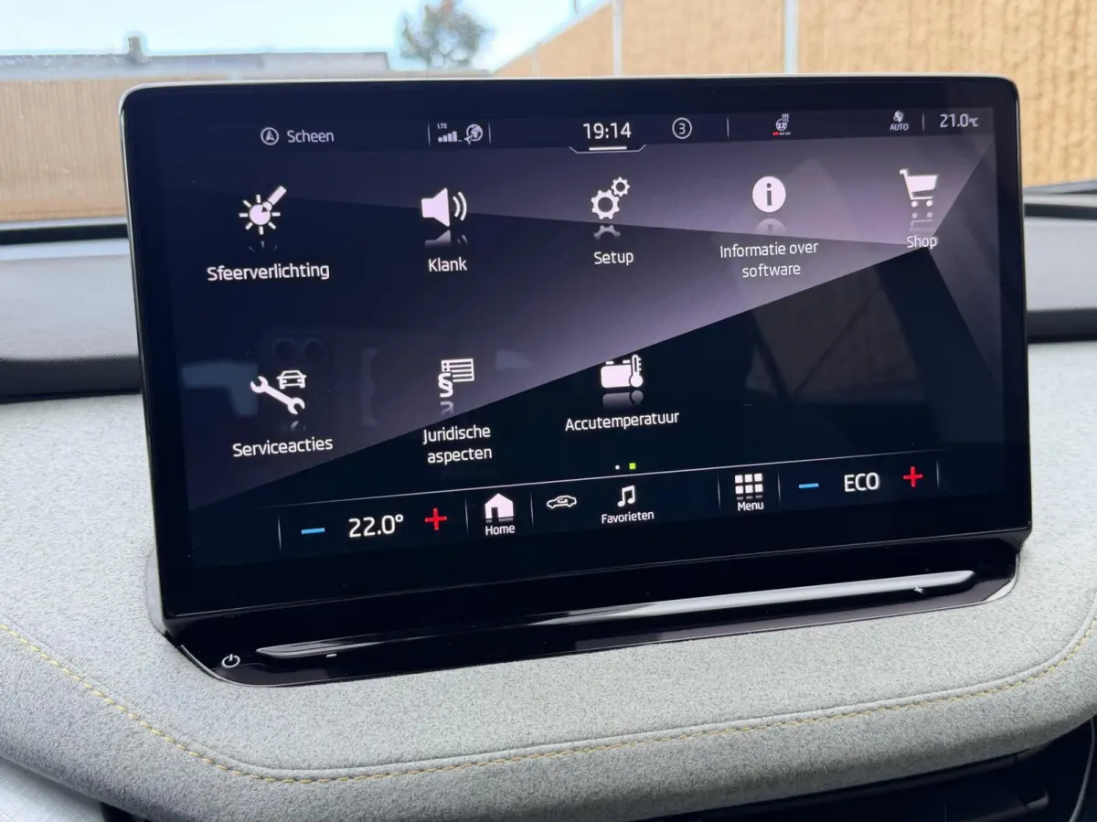 80 Leer/alcantara SoH 96,23% | Warmtepomp | LED koplampen | Sfeerverlichting | Parkeersensoren voor en achter | Navigatiesysteem | Apple CarPlay/Android Auto Full-Link | Cruise & Climate con