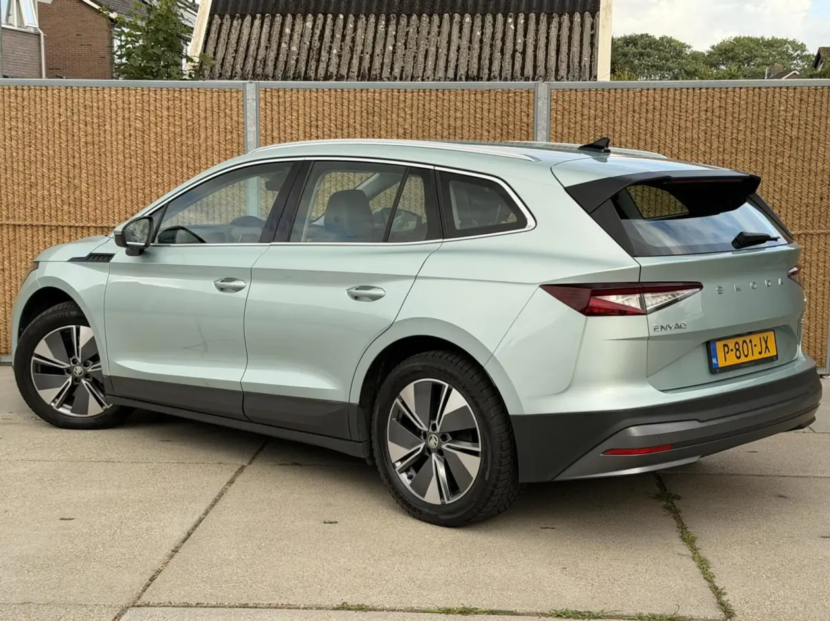 80 Leer/alcantara SoH 96,23% | Warmtepomp | LED koplampen | Sfeerverlichting | Parkeersensoren voor en achter | Navigatiesysteem | Apple CarPlay/Android Auto Full-Link | Cruise & Climate con