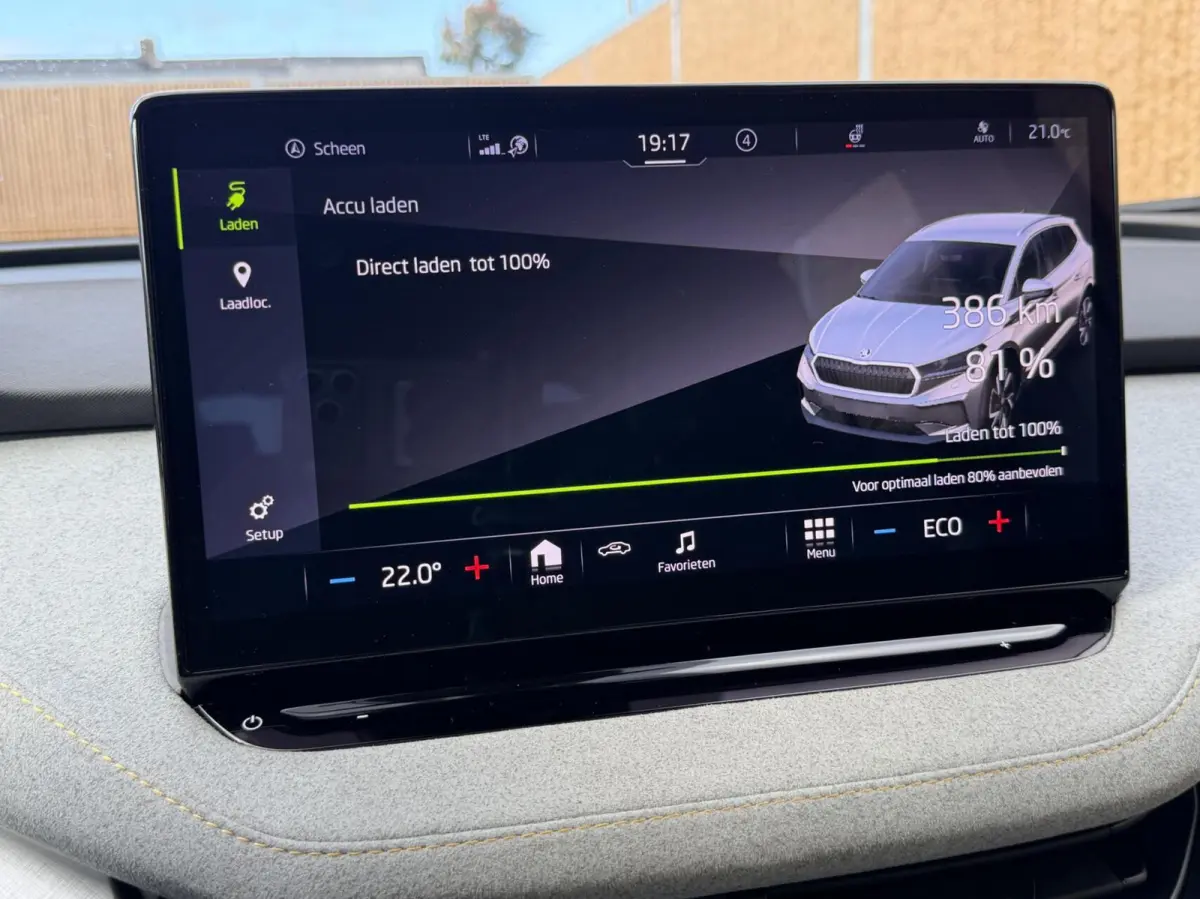 80 Leer/alcantara SoH 96,23% | Warmtepomp | LED koplampen | Sfeerverlichting | Parkeersensoren voor en achter | Navigatiesysteem | Apple CarPlay/Android Auto Full-Link | Cruise & Climate con