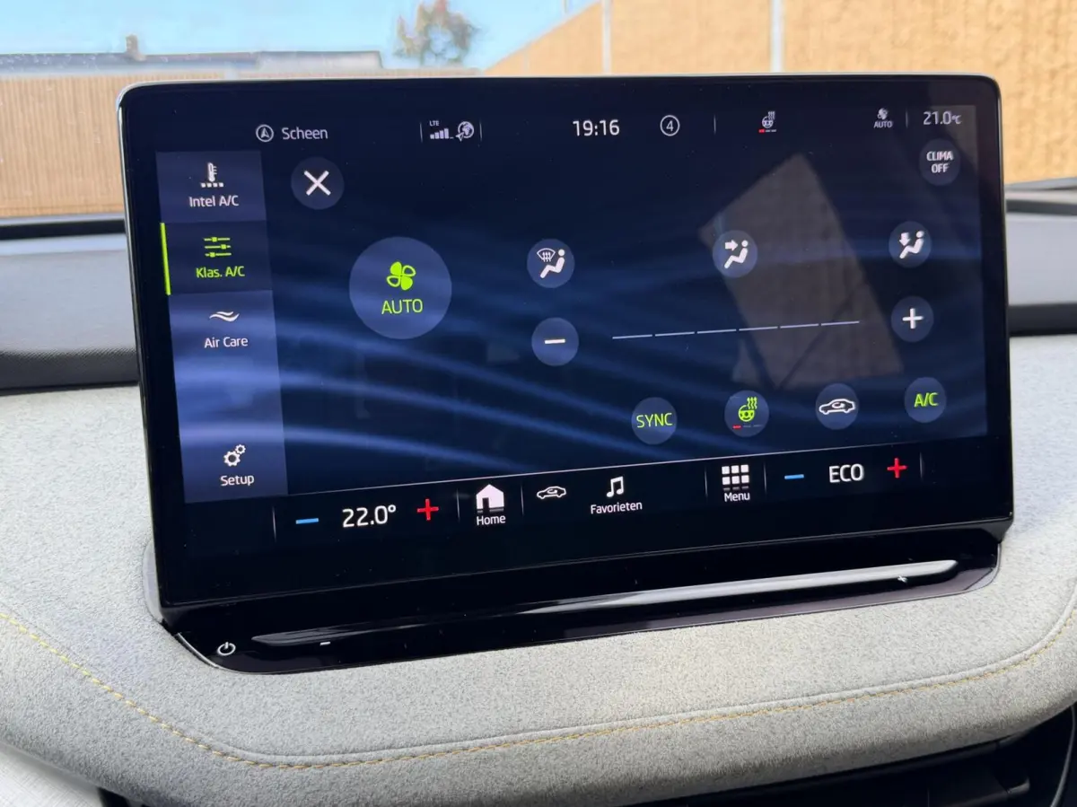 80 Leer/alcantara SoH 96,23% | Warmtepomp | LED koplampen | Sfeerverlichting | Parkeersensoren voor en achter | Navigatiesysteem | Apple CarPlay/Android Auto Full-Link | Cruise & Climate con