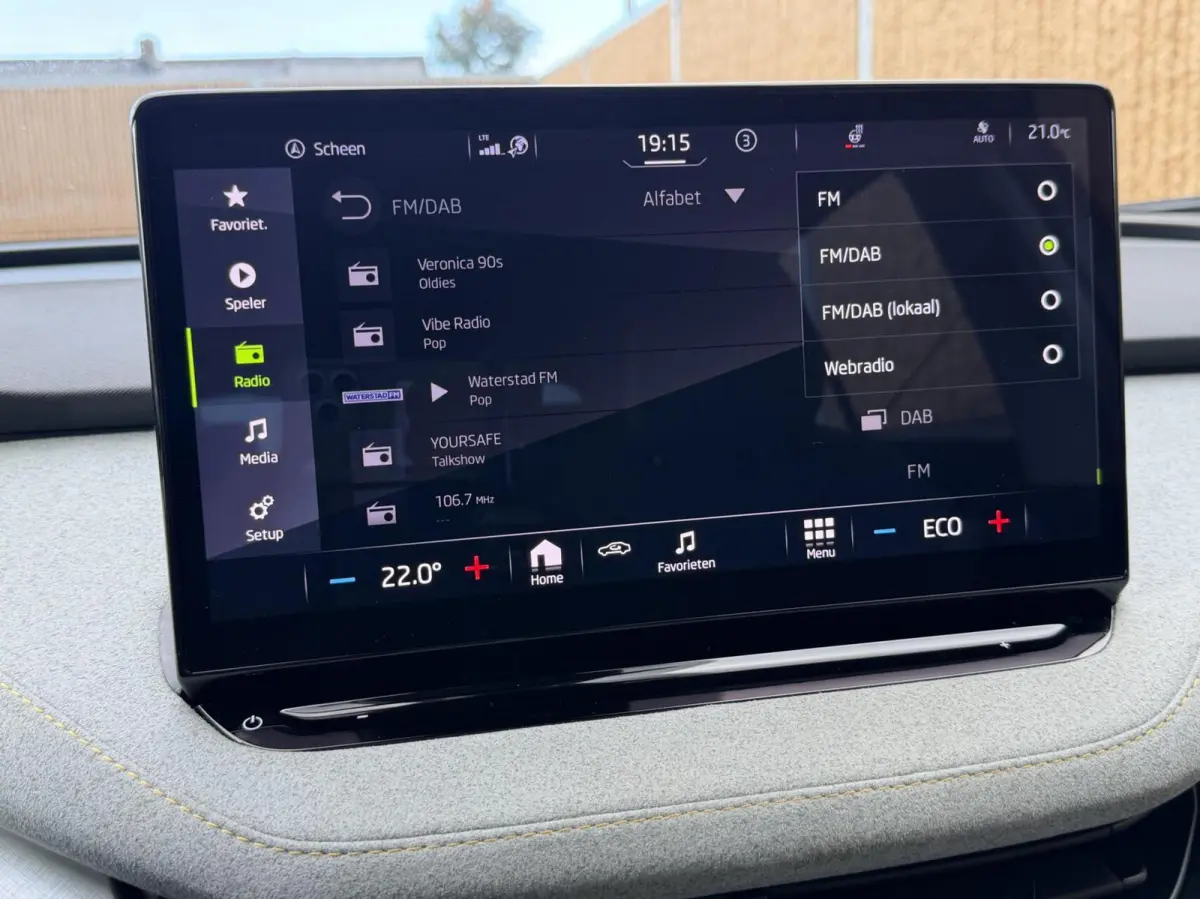 80 Leer/alcantara SoH 96,23% | Warmtepomp | LED koplampen | Sfeerverlichting | Parkeersensoren voor en achter | Navigatiesysteem | Apple CarPlay/Android Auto Full-Link | Cruise & Climate con