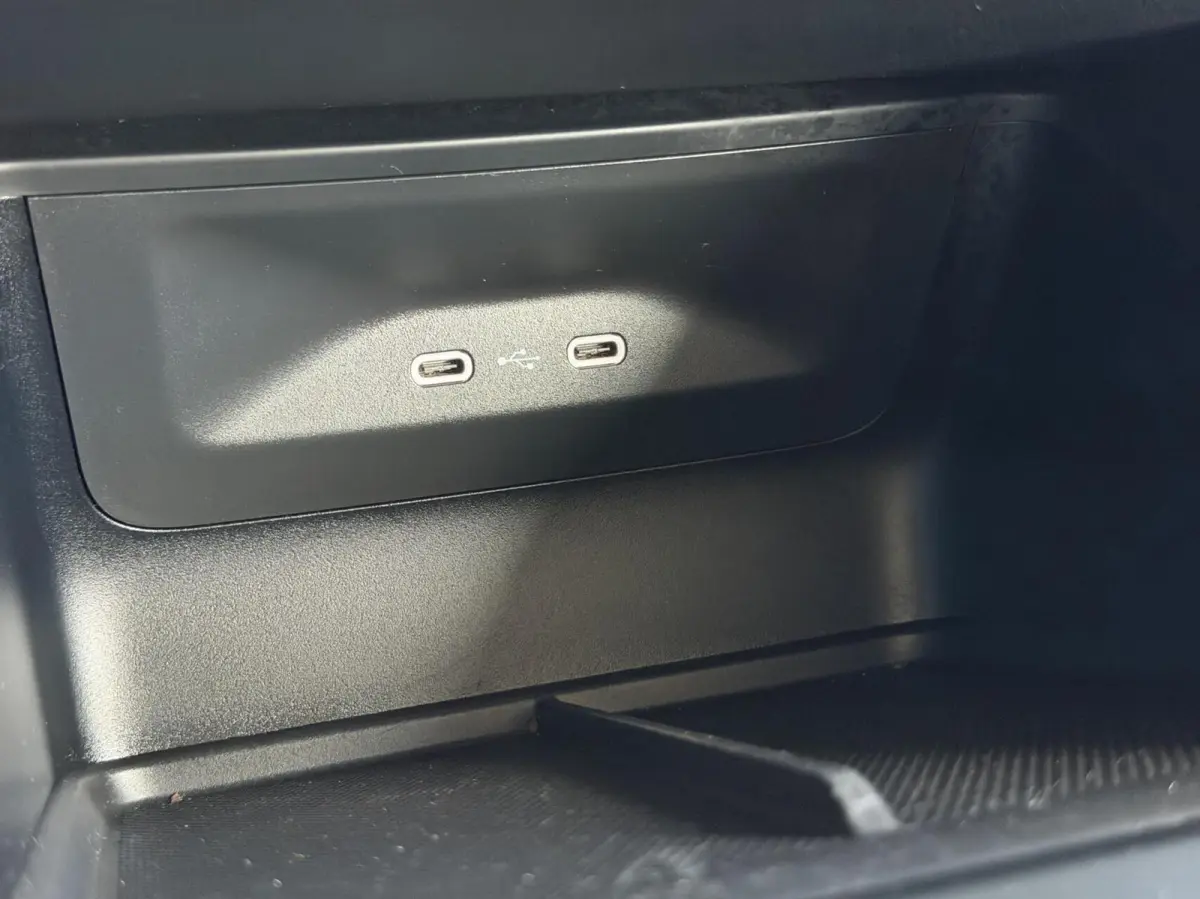 80 Leer/alcantara SoH 96,23% | Warmtepomp | LED koplampen | Sfeerverlichting | Parkeersensoren voor en achter | Navigatiesysteem | Apple CarPlay/Android Auto Full-Link | Cruise & Climate con