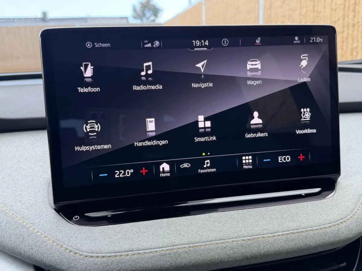 80 Leer/alcantara SoH 96,23% | Warmtepomp | LED koplampen | Sfeerverlichting | Parkeersensoren voor en achter | Navigatiesysteem | Apple CarPlay/Android Auto Full-Link | Cruise & Climate con