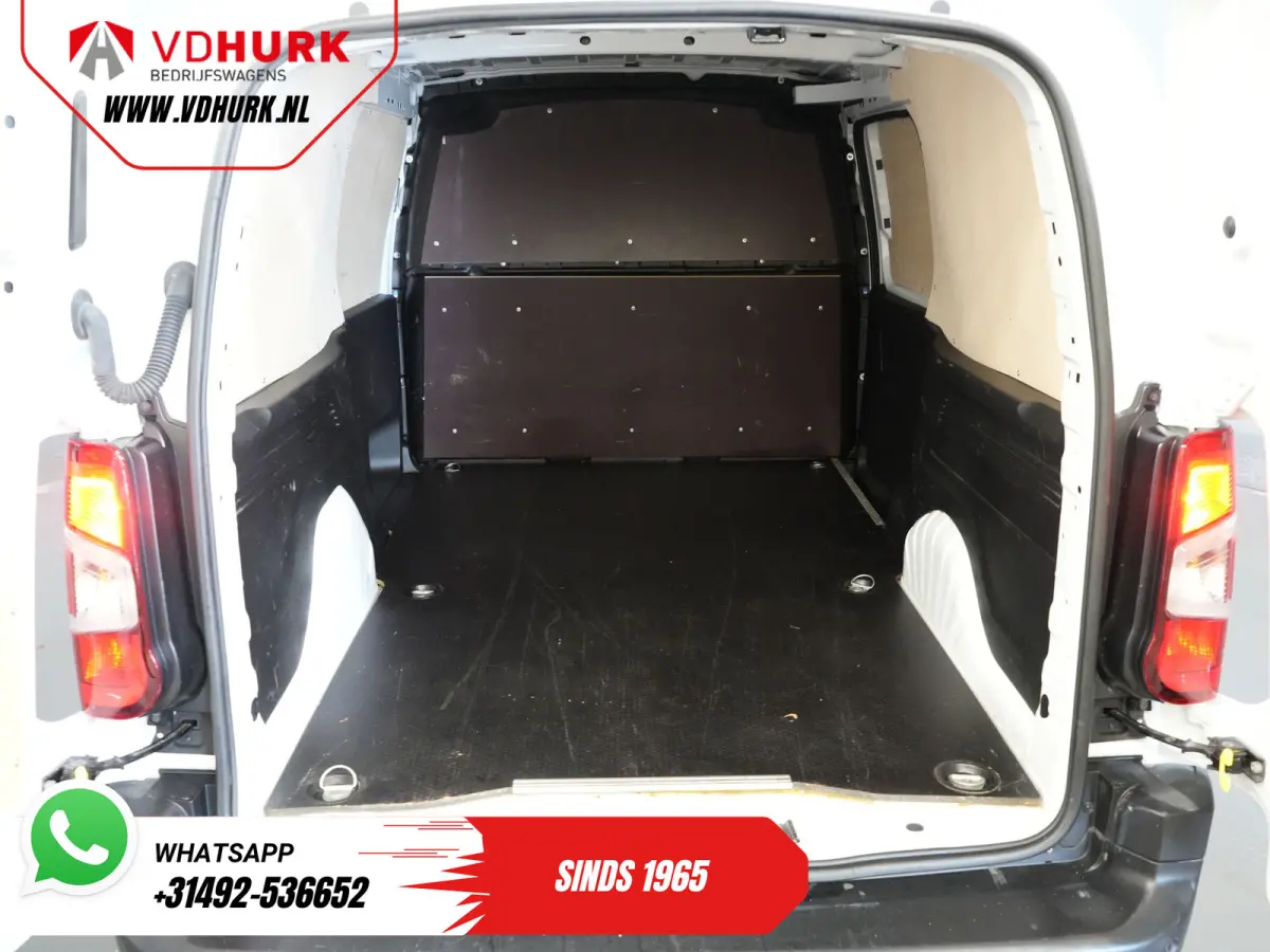 135 pk 50kWh 285 km WLTP L2 Snellader/ Cruise/ Airco/ PDC/ DAB/ Bluetooth