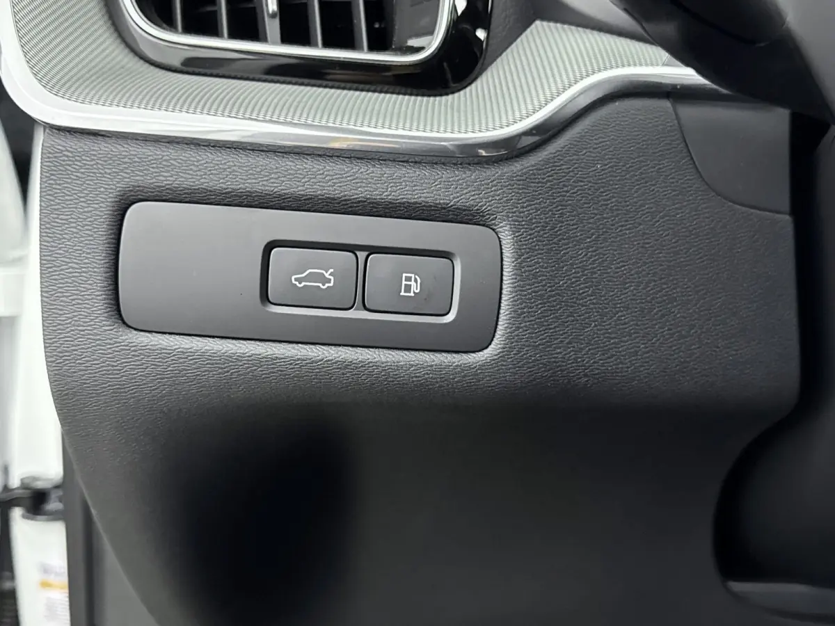 POLESTAR Engineered T8 hybrid Long Range | SoH 100% | Bowers & Wilkins | Panoramadak | PDC V+A en 360 camera | Stoel + Stuurverwarming | Keyless | BLIS | Alarm |