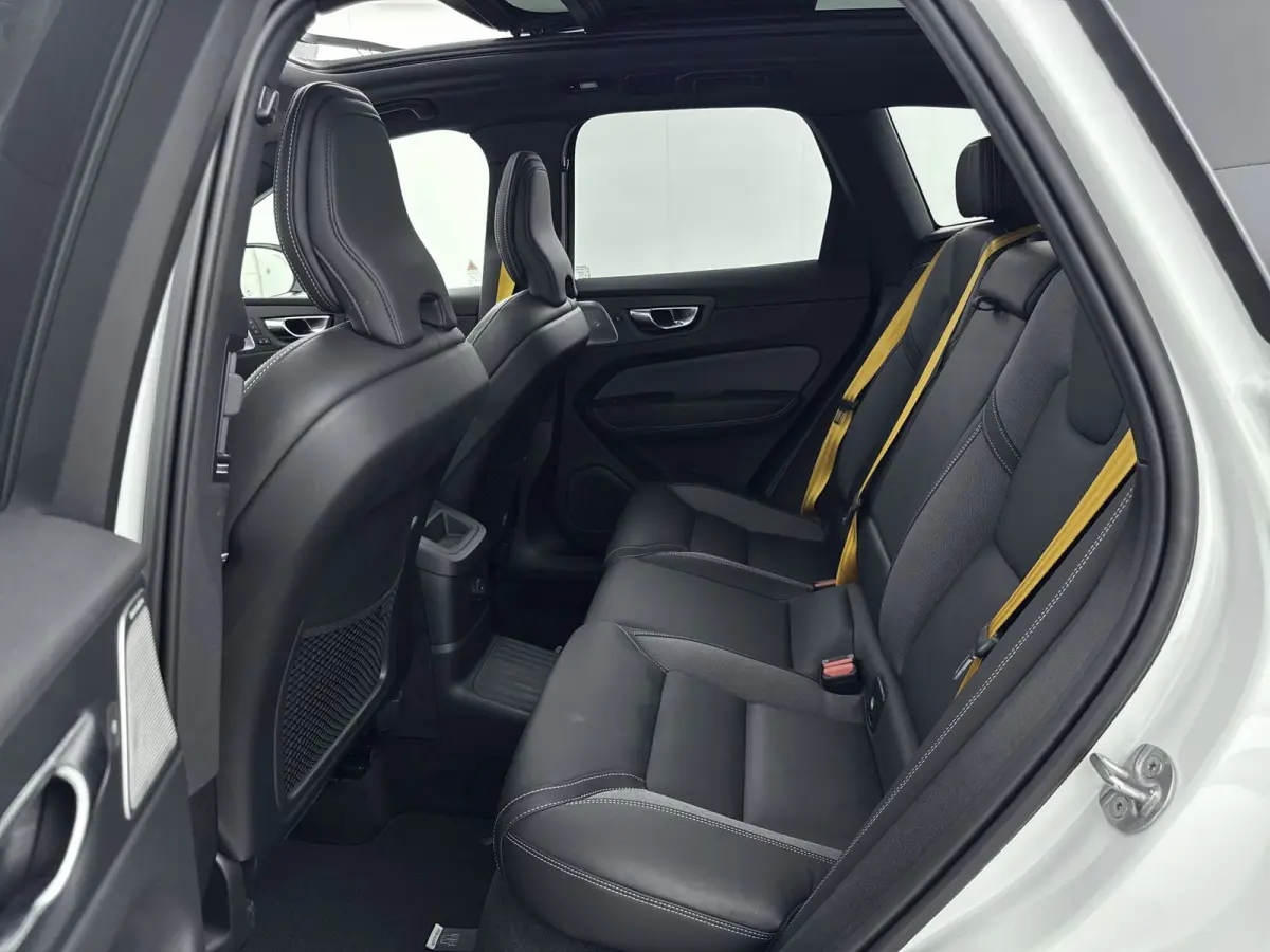 POLESTAR Engineered T8 hybrid Long Range | SoH 100% | Bowers & Wilkins | Panoramadak | PDC V+A en 360 camera | Stoel + Stuurverwarming | Keyless | BLIS | Alarm |