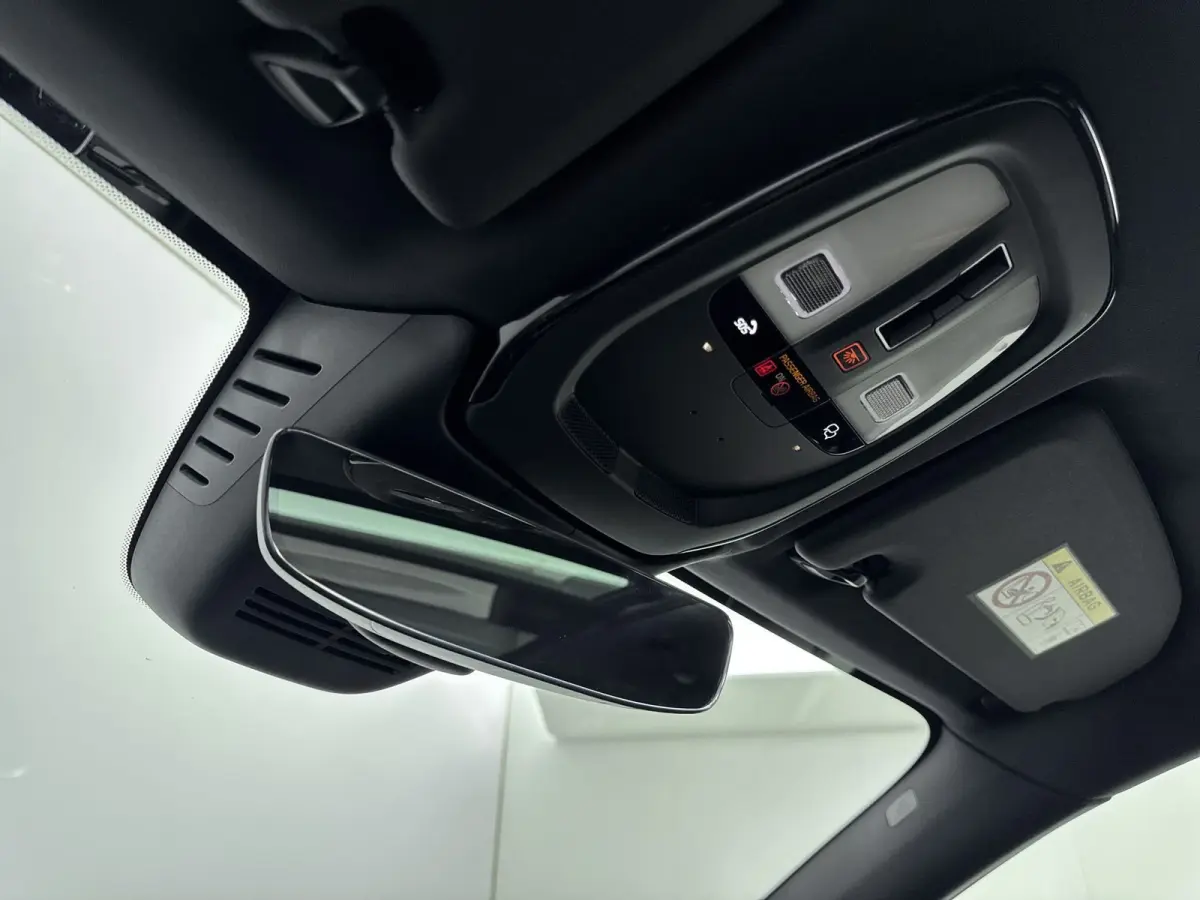 POLESTAR Engineered T8 hybrid Long Range | SoH 100% | Bowers & Wilkins | Panoramadak | PDC V+A en 360 camera | Stoel + Stuurverwarming | Keyless | BLIS | Alarm |