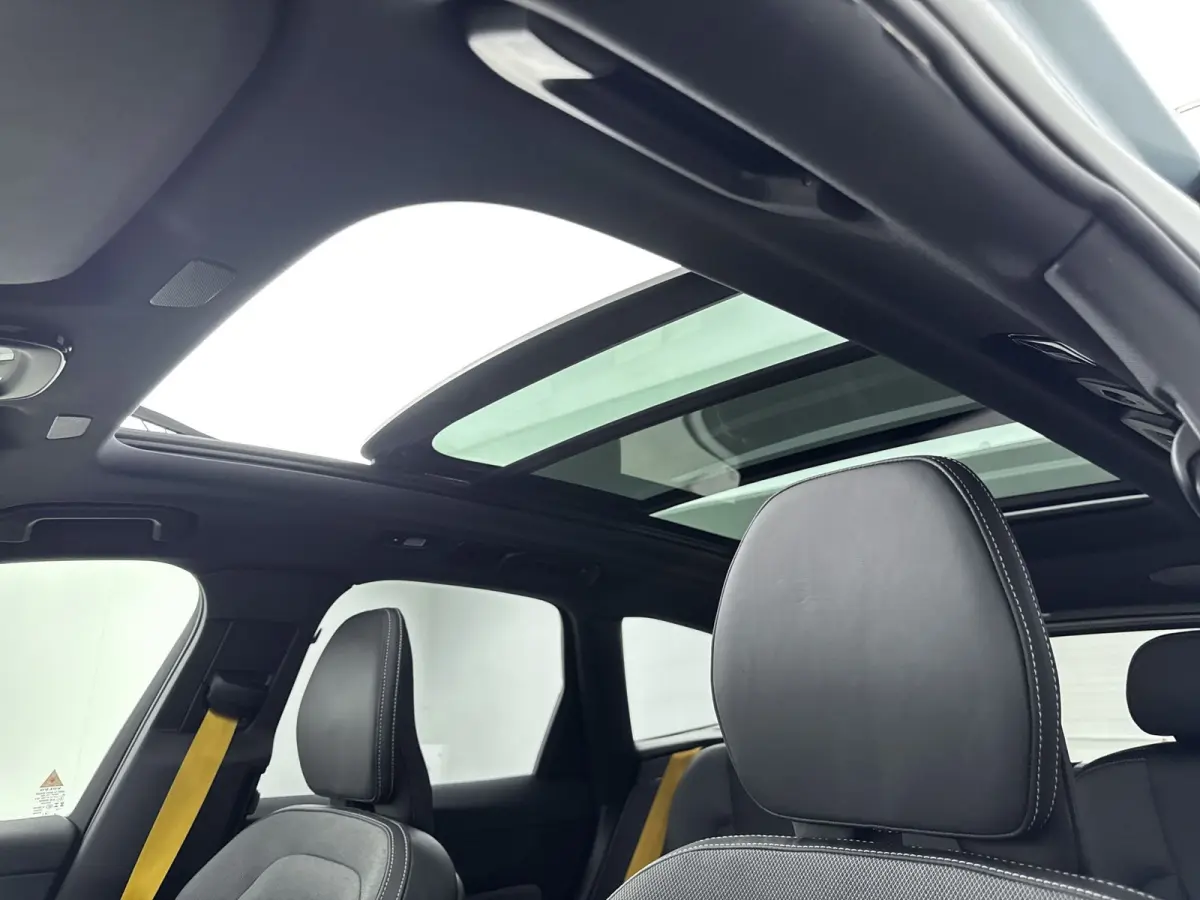 POLESTAR Engineered T8 hybrid Long Range | SoH 100% | Bowers & Wilkins | Panoramadak | PDC V+A en 360 camera | Stoel + Stuurverwarming | Keyless | BLIS | Alarm |