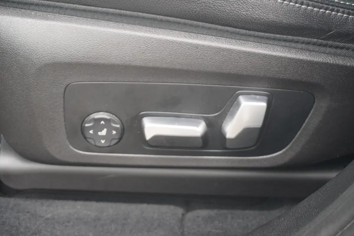 xDrive30e | SoH 91% | Panoramadak | Head-Up Display | Trekhaak | Laserlight | Active Cruise Control