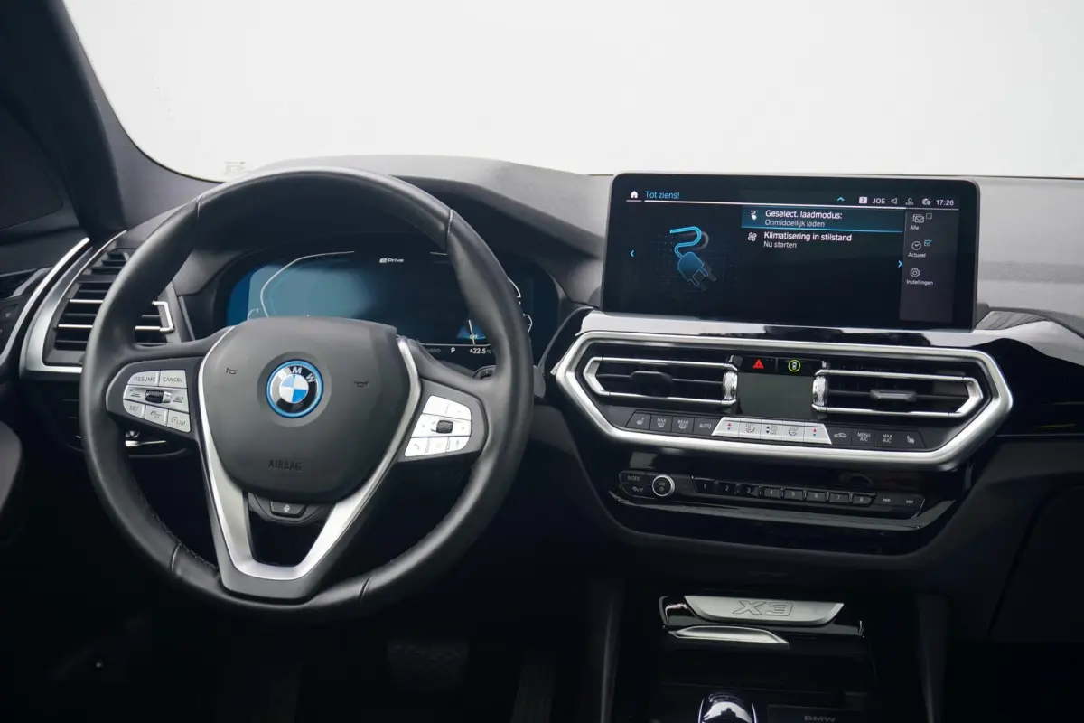 xDrive30e | SoH 91% | Panoramadak | Head-Up Display | Trekhaak | Laserlight | Active Cruise Control