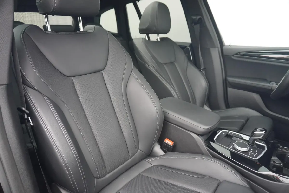 xDrive30e | SoH 91% | Panoramadak | Head-Up Display | Trekhaak | Laserlight | Active Cruise Control