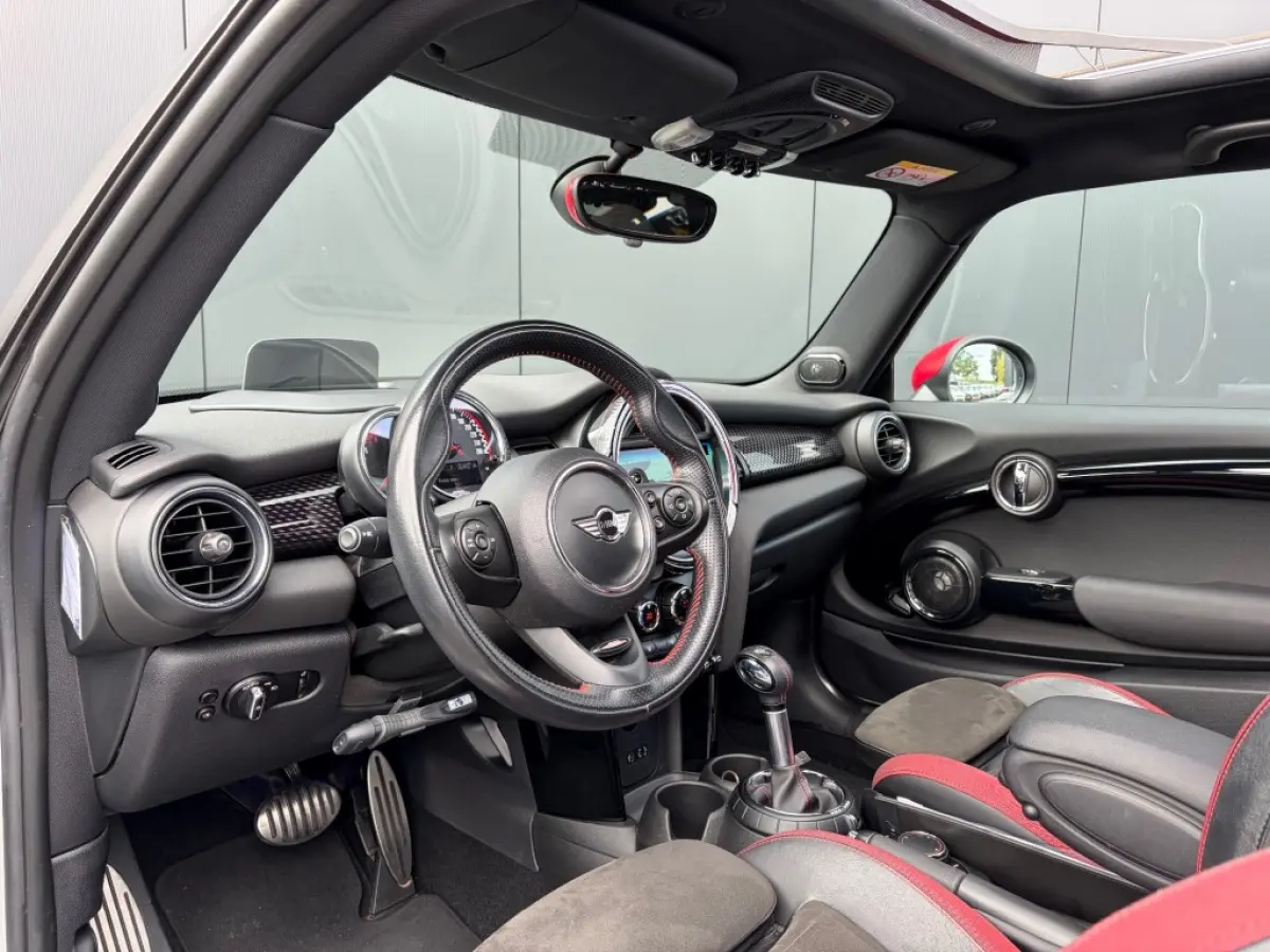 John Works 2.0 231pk Aut. Pano JCW-stoelen HUD LED Carplay H/K NL-auto