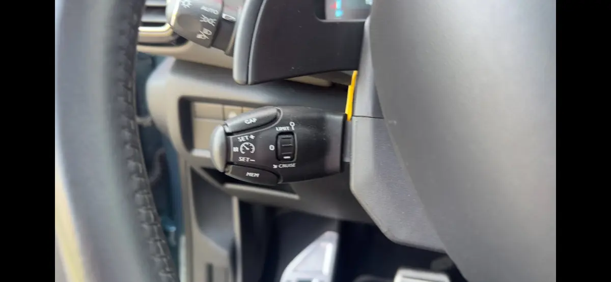 1.6 Plug-in Hybrid 225 Business Plus | Apple Carplay / Android Auto | Cruise Control | Adaptieve Lane Assist | Climate Control | Parkeersensoren Voor en Achter | Navigatie | Keyless Entry | 