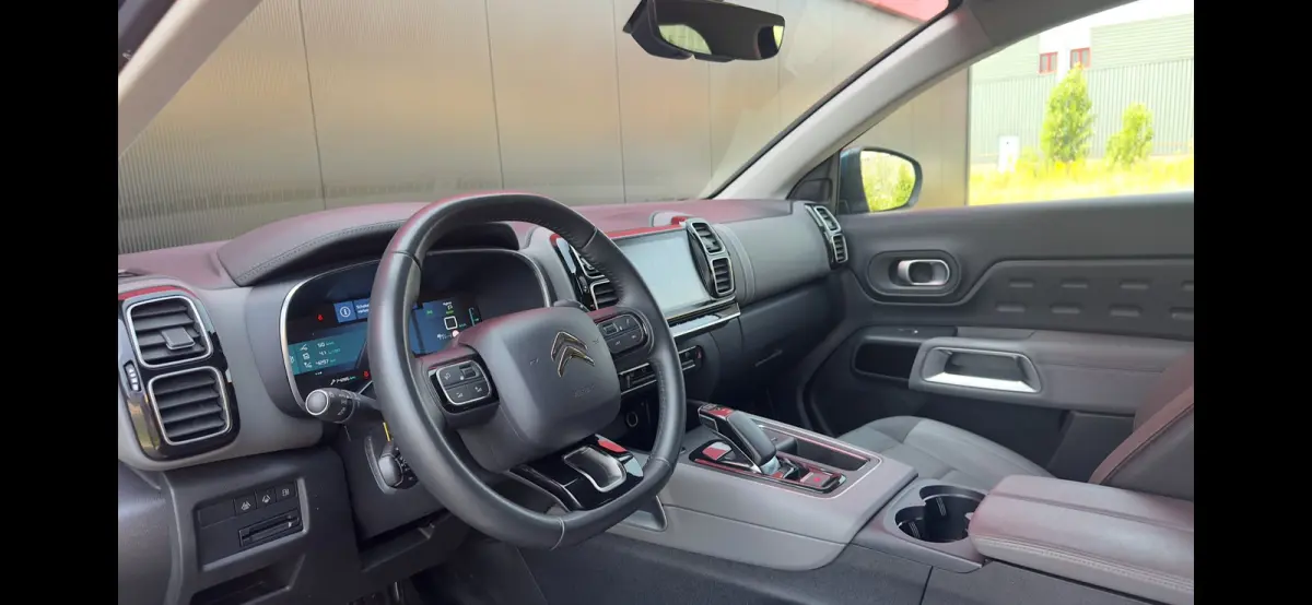 1.6 Plug-in Hybrid 225 Business Plus | Apple Carplay / Android Auto | Cruise Control | Adaptieve Lane Assist | Climate Control | Parkeersensoren Voor en Achter | Navigatie | Keyless Entry | 