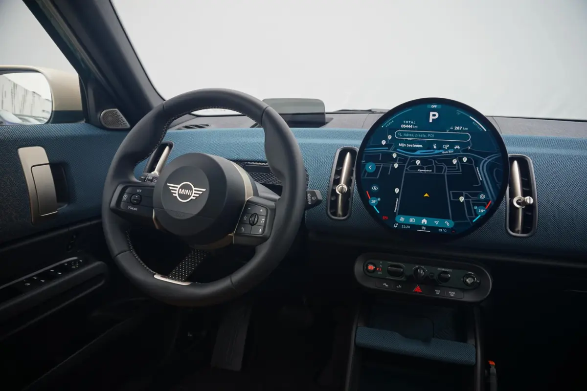SE ALL4 | Favoured Uitvoering | Pakket XL | Harman Kardon | Memorystoelen | Panoramadak | Trekhaak | Driving Assistant Professional |